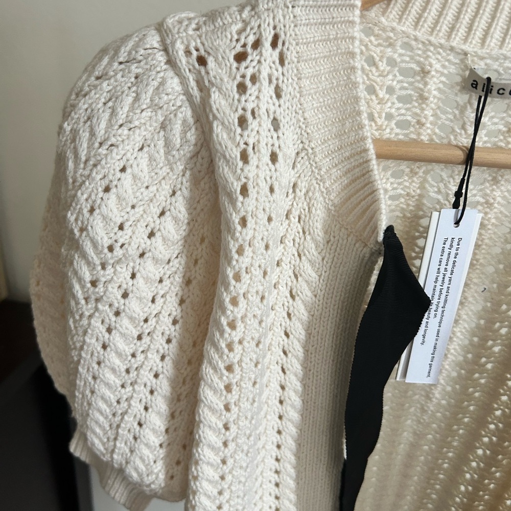 NWT Alice + Olivia Kitty Puff Sleeve Cardigan Sweater XS - Picture 17 of 17
